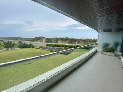 Apartamento en venta de 3 dormitorios en Playa Brava, Punta del Este 