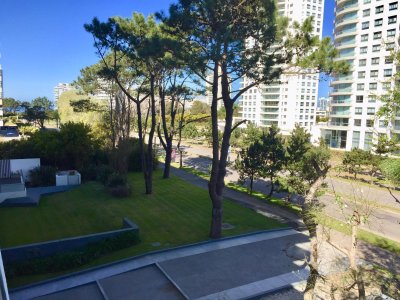 Apartamento en venta de 3 dormitorios en Brava, Punta del Este.