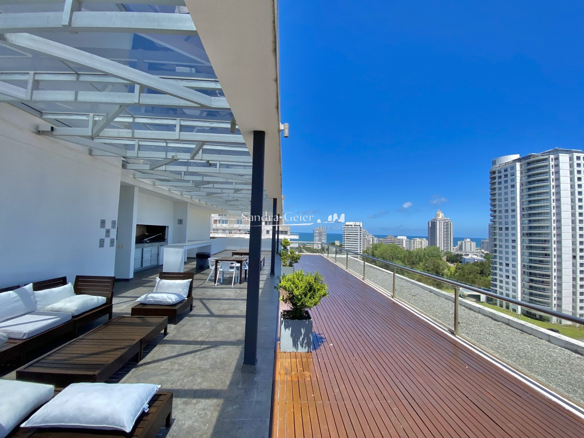 Apartamento ID.2114 - VENTA DE APARTAMENTO DE 2 DORMITORIOS EN EDIFICIO BE PUNTA