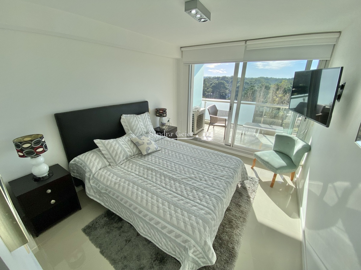 Apartamento ID.2121 - VENTA APARTAMENTO 2 DORMITORIOS EDIFICIO BE PUNTA