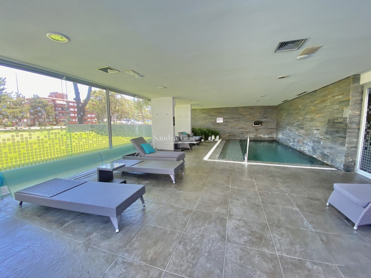 Apartamento ID.2114 - VENTA DE APARTAMENTO DE 2 DORMITORIOS EN EDIFICIO BE PUNTA