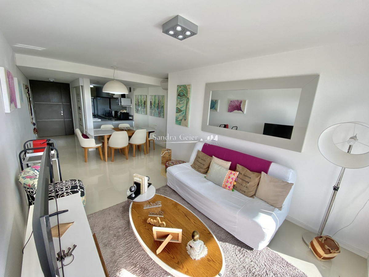 Apartamento ID.2121 - VENTA APARTAMENTO 2 DORMITORIOS EDIFICIO BE PUNTA