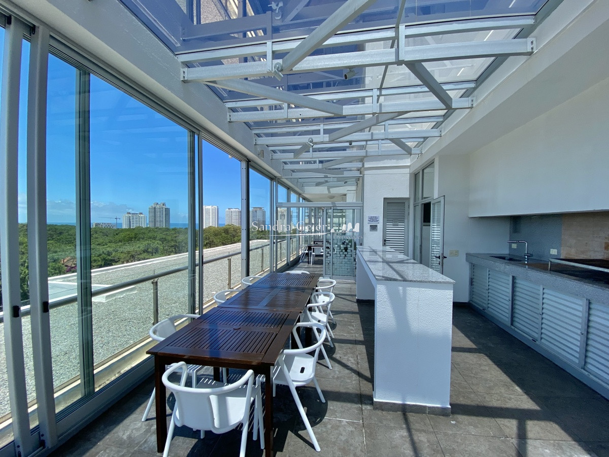 Apartamento ID.2114 - VENTA DE APARTAMENTO DE 2 DORMITORIOS EN EDIFICIO BE PUNTA