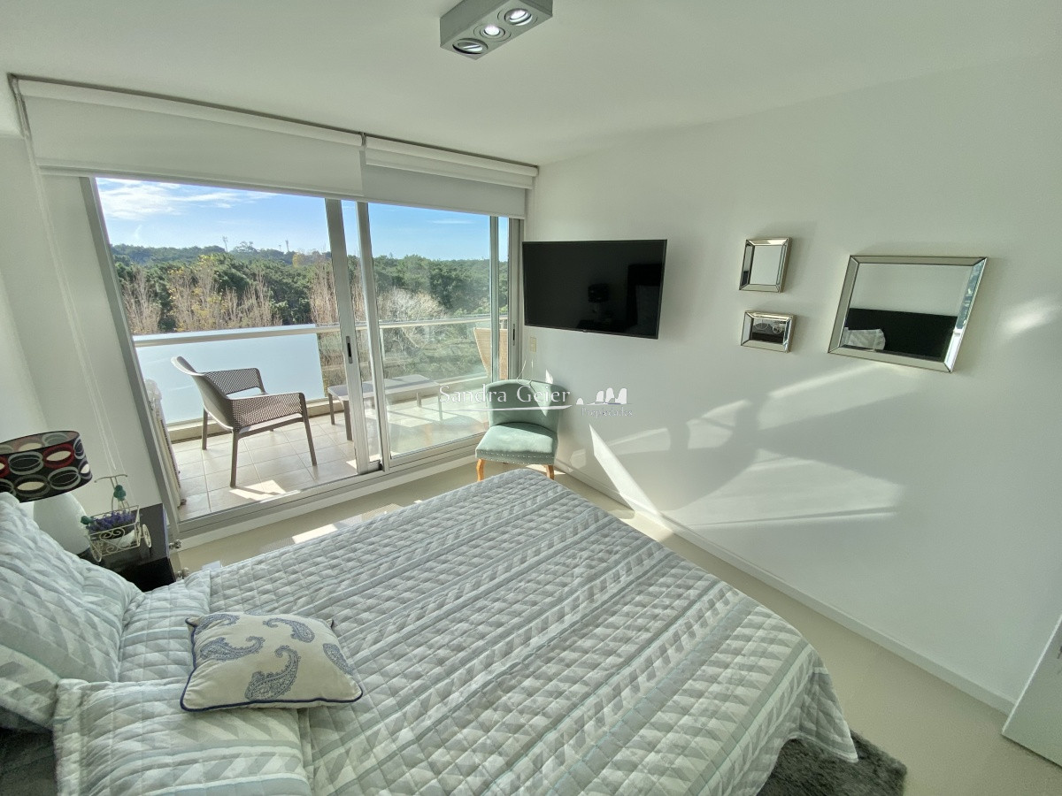 Apartamento ID.2121 - VENTA APARTAMENTO 2 DORMITORIOS EDIFICIO BE PUNTA