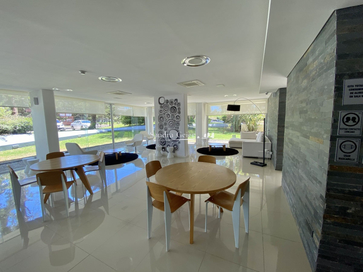 Apartamento ID.2114 - VENTA DE APARTAMENTO DE 2 DORMITORIOS EN EDIFICIO BE PUNTA