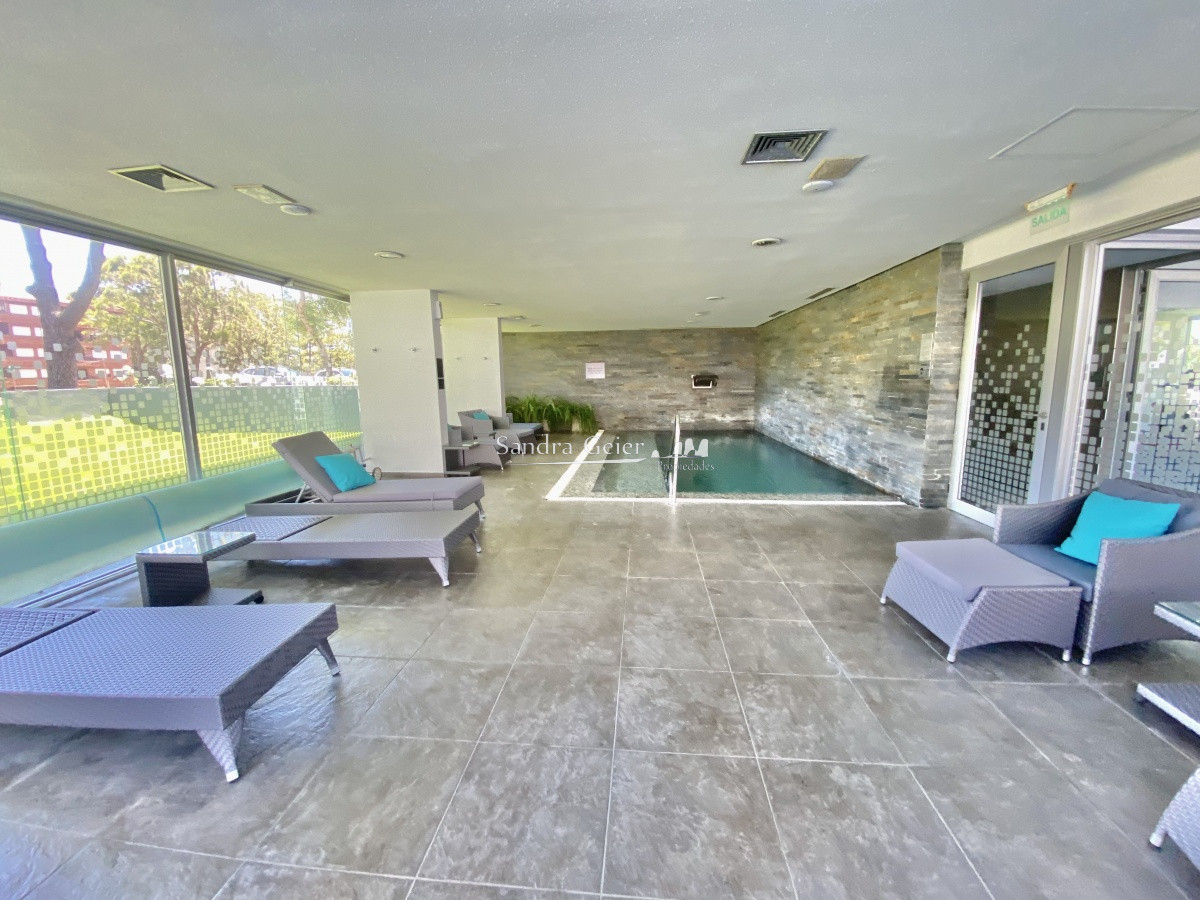 Apartamento ID.2114 - VENTA DE APARTAMENTO DE 2 DORMITORIOS EN EDIFICIO BE PUNTA