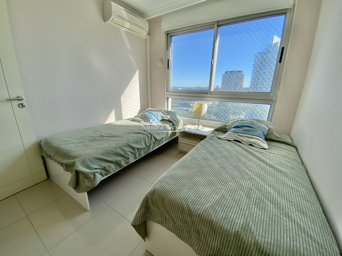 Apartamento ID.2120 - VENTA DE APARTAMENTO DE 2 DORMITORIOS EN OCEAN DRIVE PUNTA DEL ESTE 