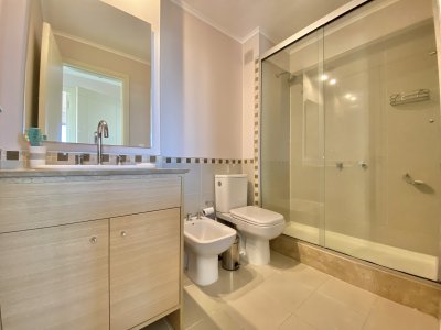 Apartamento ID.2120 - VENTA DE APARTAMENTO DE 2 DORMITORIOS EN OCEAN DRIVE PUNTA DEL ESTE 