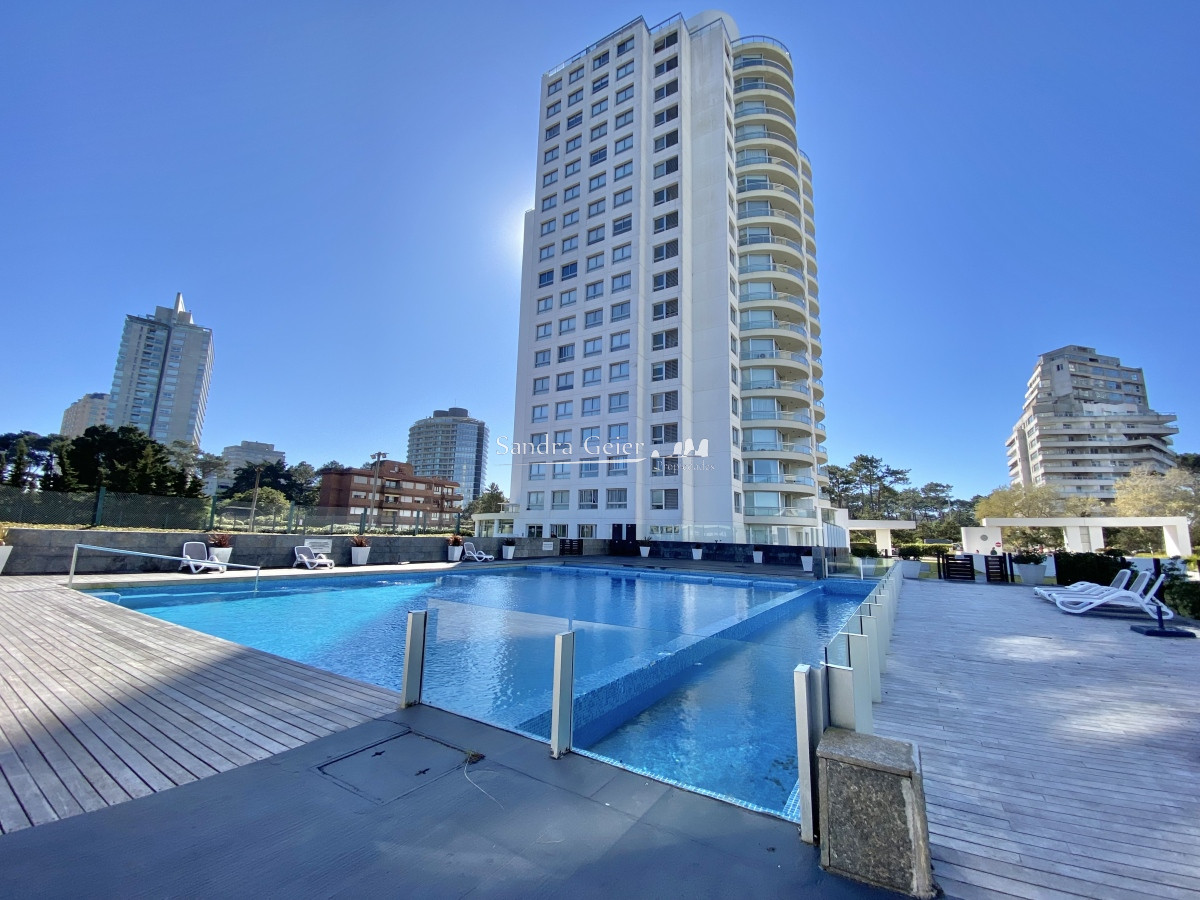 Apartamento ID.2120 - VENTA DE APARTAMENTO DE 2 DORMITORIOS EN OCEAN DRIVE PUNTA DEL ESTE 