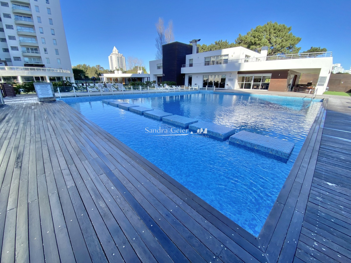 Apartamento ID.2120 - VENTA DE APARTAMENTO DE 2 DORMITORIOS EN OCEAN DRIVE PUNTA DEL ESTE 