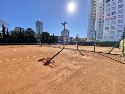 Apartamento ID.2120 - VENTA DE APARTAMENTO DE 2 DORMITORIOS EN OCEAN DRIVE PUNTA DEL ESTE 