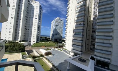 APARTAMENTO EN VENTA 2 DORMITORIOS 2 BAÑOS 1 EN SUITE EN TORRE MARINA I