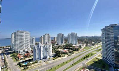 Piso alto en Mansa, 2 suites con parrillero