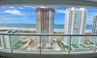 Brava, apartamento en piso alto, 2 dormitorios en suite