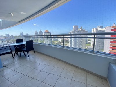 Venta apto en Playa Brava   Edificio Forest tower II 