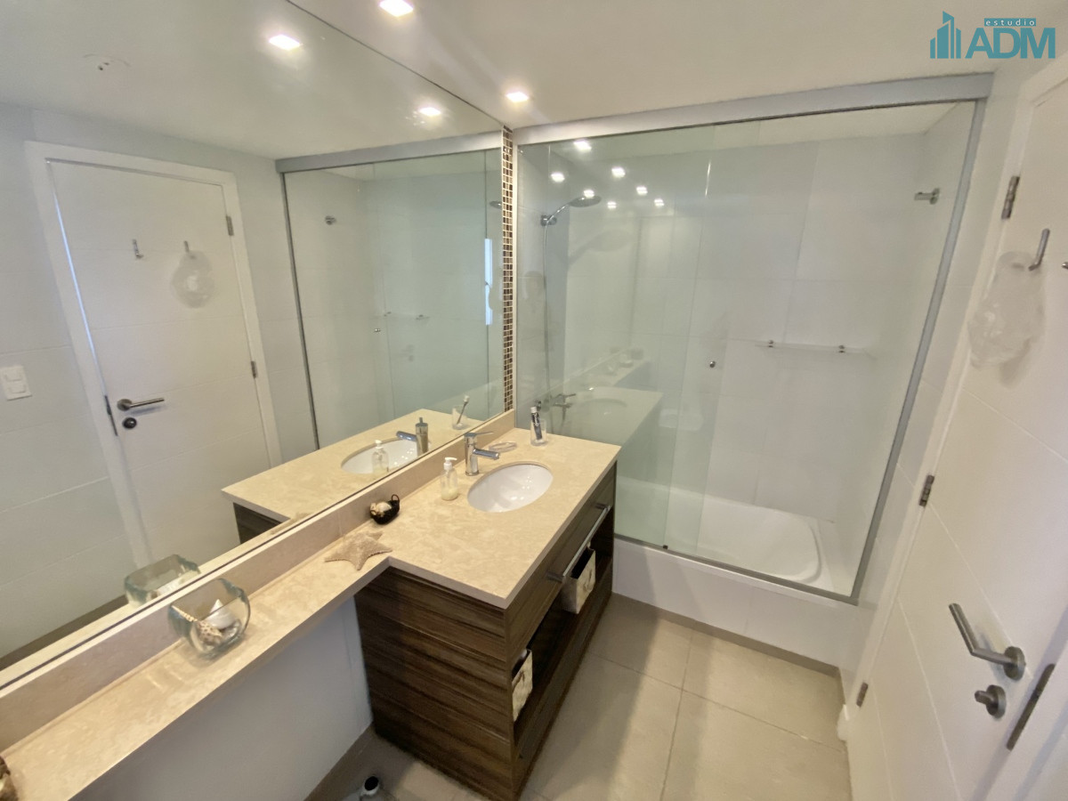 Apartamento ID.415 - Alquiler Temporario Punta del Este  2 dormitorios Brava 