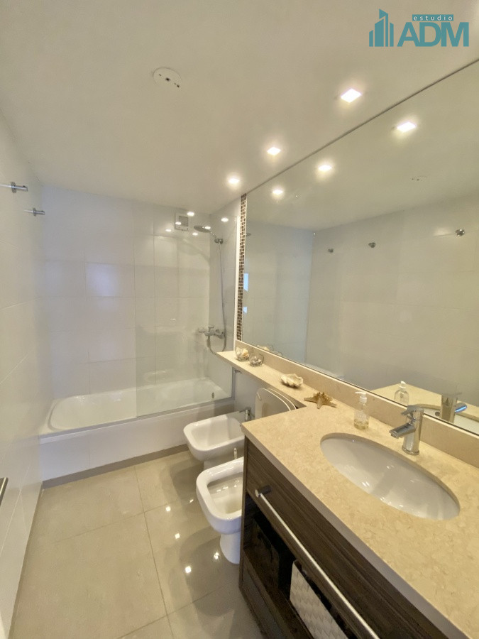 Apartamento ID.415 - Alquiler Temporario Punta del Este  2 dormitorios Brava 