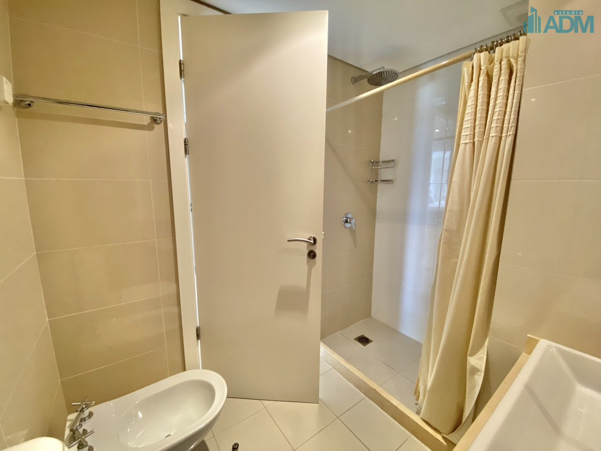 Apartamento ID.1043 - ALQUILER TEMPORARIO DE APARTAMENTO DE 3 SUITES EN AQUARELA PUNTA DEL ESTE MANSA 
