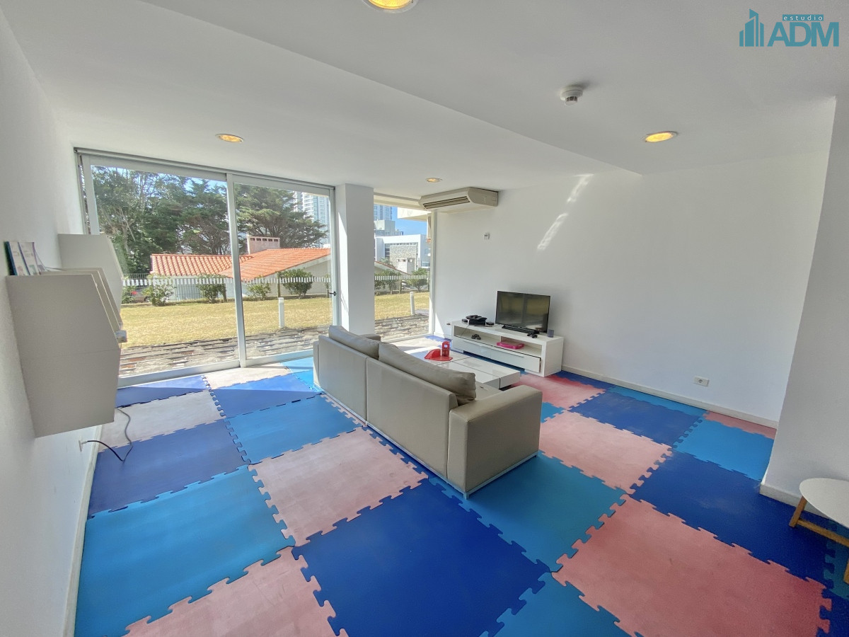 Apartamento ID.415 - Alquiler Temporario Punta del Este  2 dormitorios Brava 