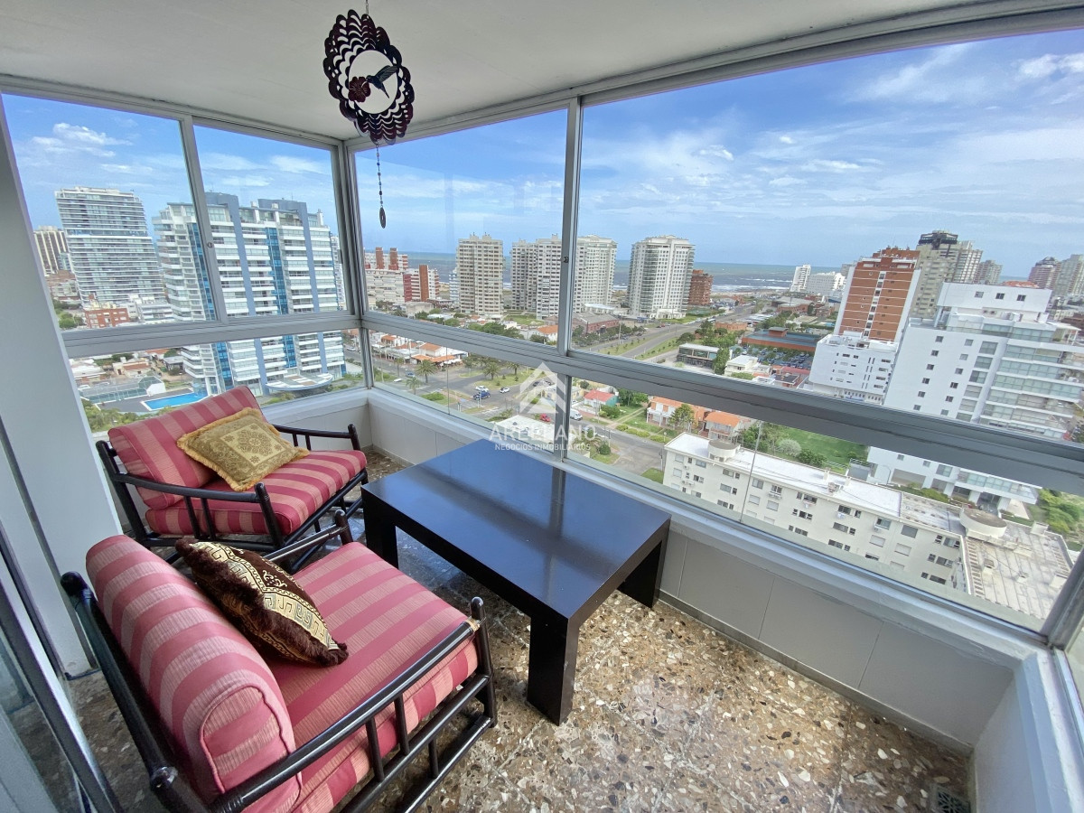 Apartamento ID.2963 - ALQUILER TEMPORAL 3 DORMITORIOS 2 BAÑOS EN MALECON IV