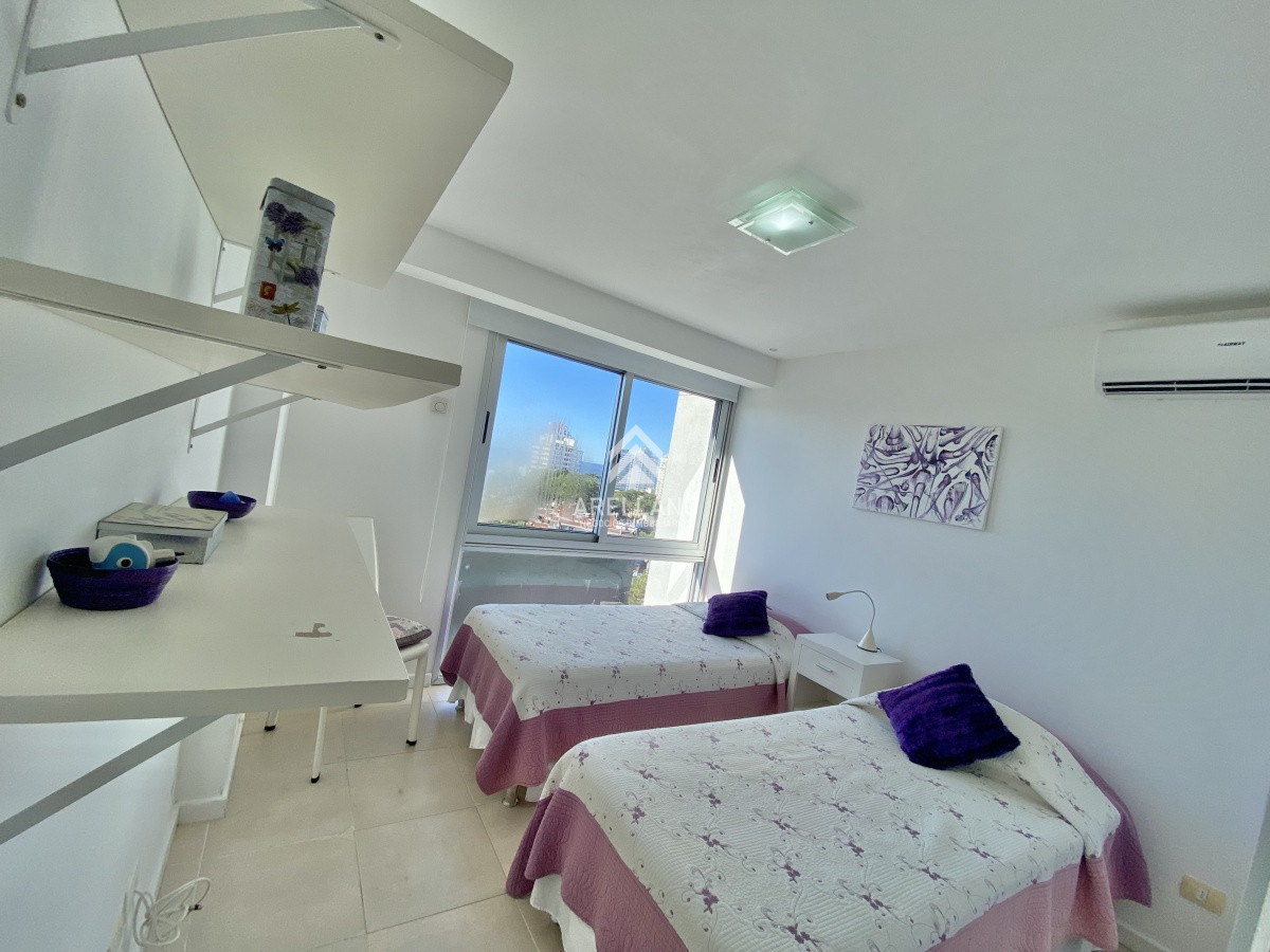 Apartamento ID.1279 - VENTA DE APARTAMENTO PENTHOUSE DE 3 DORMITORIOS EN MANSA PUNTA DEL ESTE 
