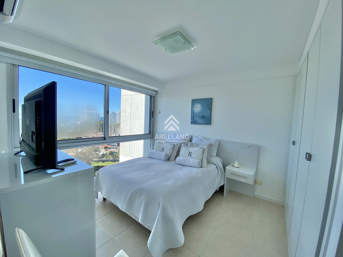 Apartamento ID.1279 - VENTA DE APARTAMENTO PENTHOUSE DE 3 DORMITORIOS EN MANSA PUNTA DEL ESTE 