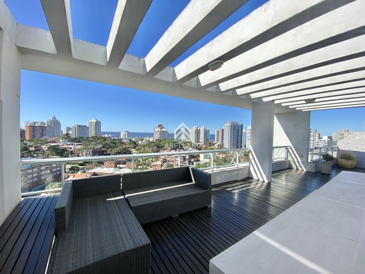 Apartamento ID.1279 - VENTA DE APARTAMENTO PENTHOUSE DE 3 DORMITORIOS EN MANSA PUNTA DEL ESTE 