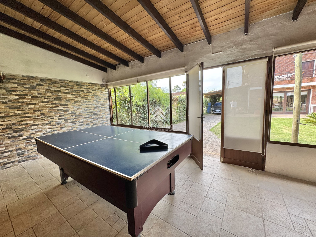 Casa ID.4771 - VENTA DE CASA 5 DORMITORIOS - JARDINES DE CORDOBA