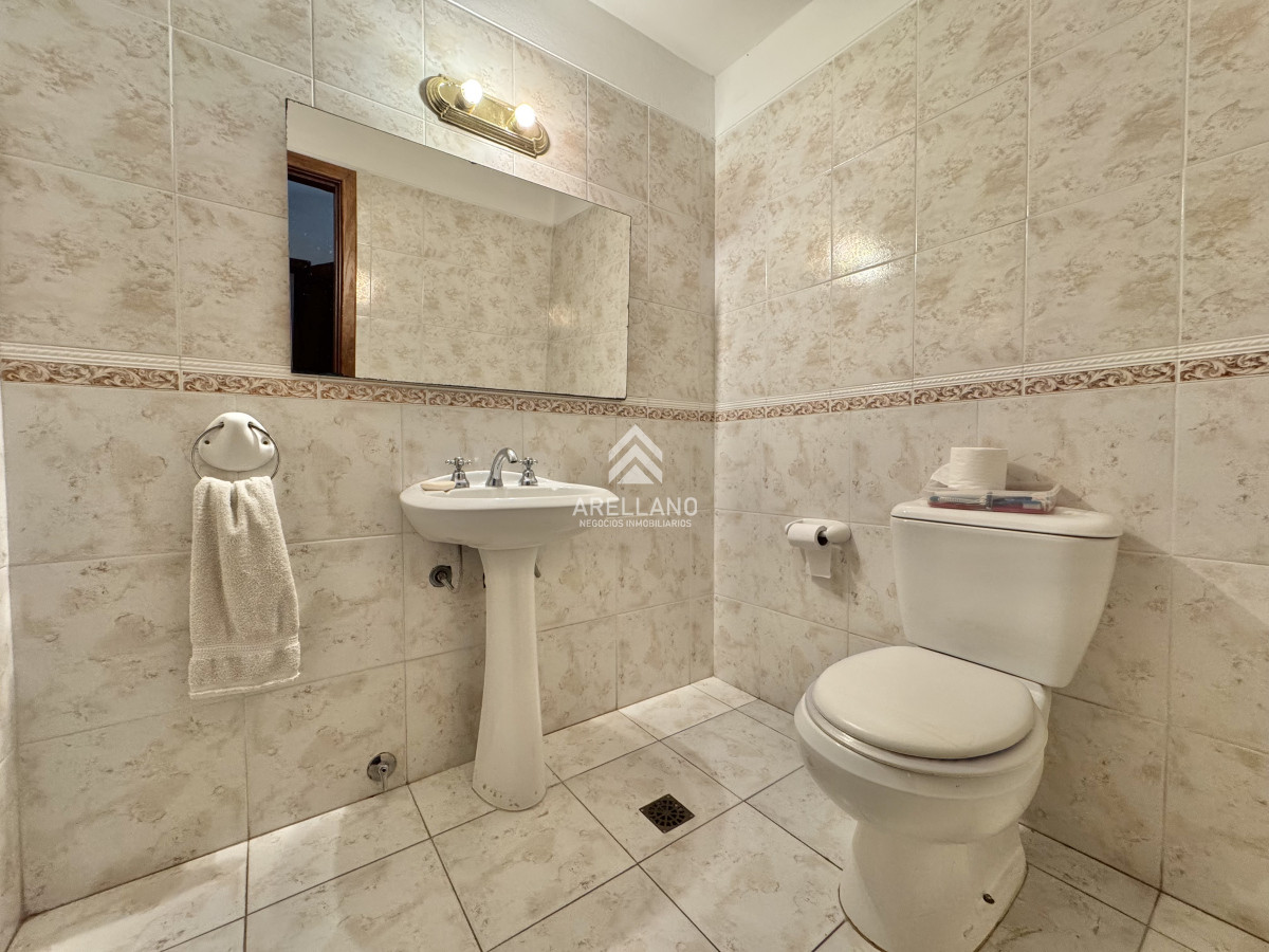 Casa ID.4771 - VENTA DE CASA 5 DORMITORIOS - JARDINES DE CORDOBA