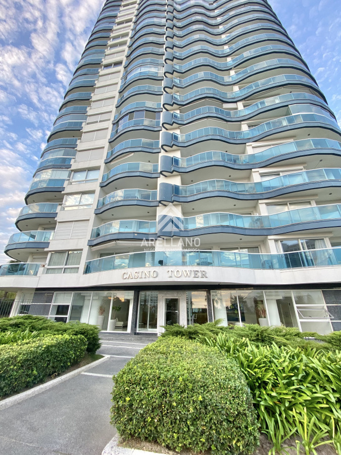 Apartamento ID.2830 - VENTA DE APARTAMENTO DE 2 DORMITORIOS EN SUITE EN EDIFICIO CASINO TOWER PUNTA DEL ESTE 