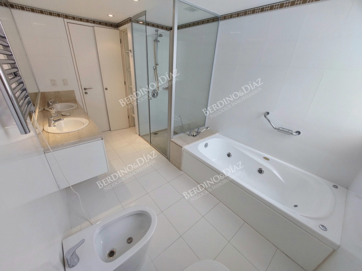 Apartamento ID.2915 - Venta 3 dormitorios Edificio Le Parc 