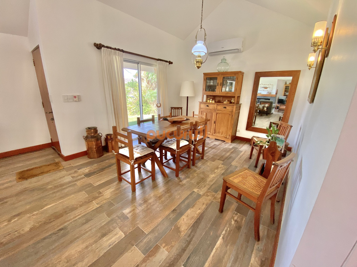 Casa ID.2008 - CASA EN VENTA 3 DORMITORIOS 3 BAÑOS 2 SUITE