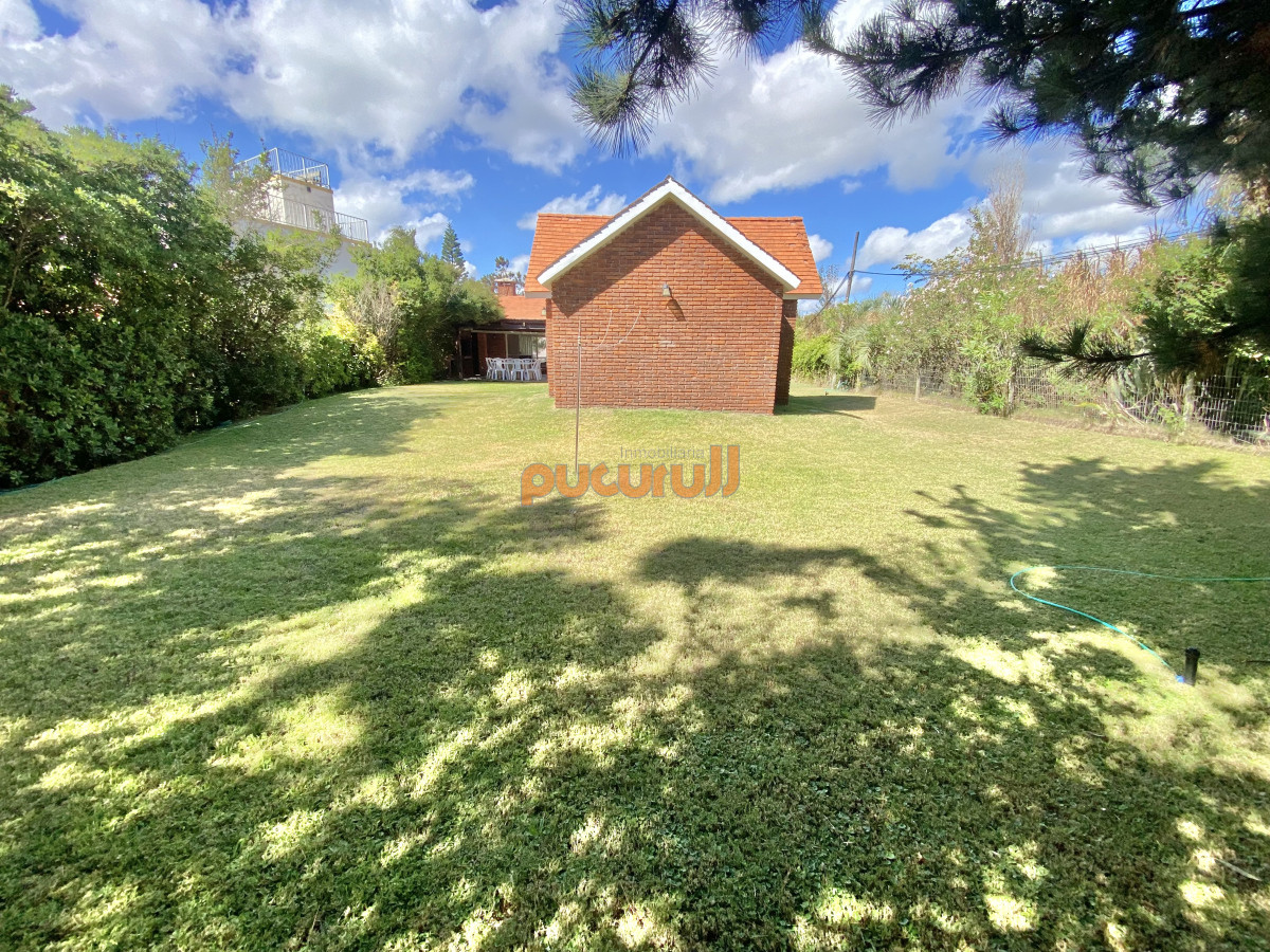 Casa ID.2008 - CASA EN VENTA 3 DORMITORIOS 3 BAÑOS 2 SUITE