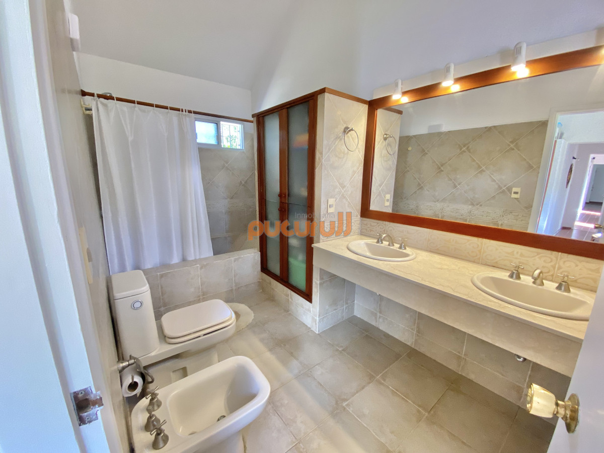 Casa ID.2008 - CASA EN VENTA 3 DORMITORIOS 3 BAÑOS 2 SUITE