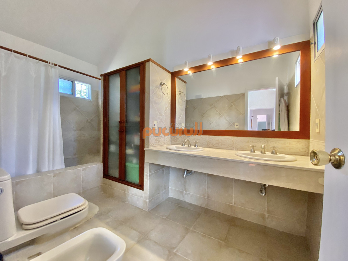 Casa ID.2008 - CASA EN VENTA 3 DORMITORIOS 3 BAÑOS 2 SUITE