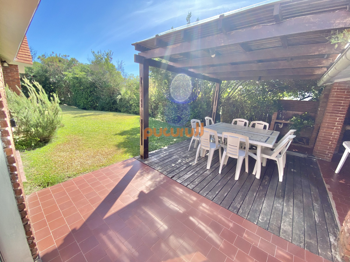 Casa ID.2008 - CASA EN VENTA 3 DORMITORIOS 3 BAÑOS 2 SUITE