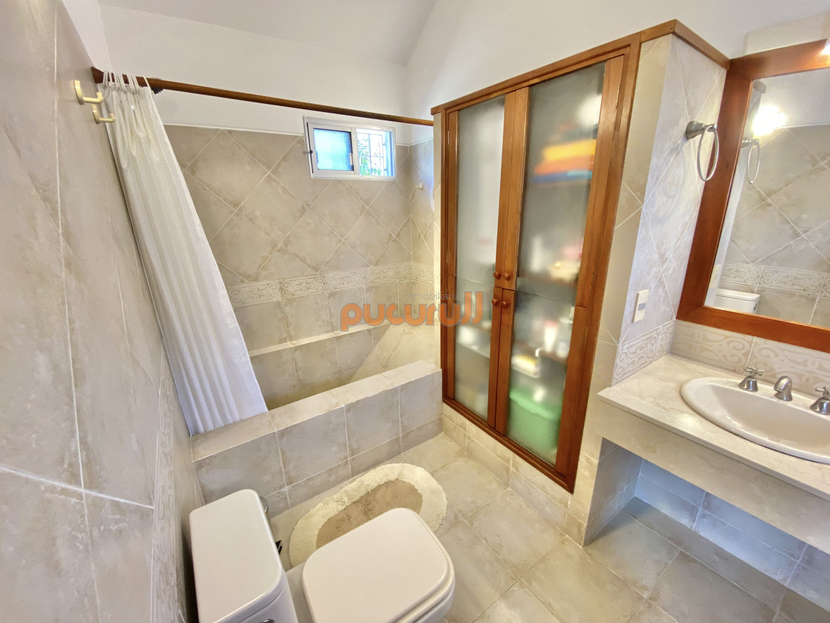 Casa ID.2008 - CASA EN VENTA 3 DORMITORIOS 3 BAÑOS 2 SUITE