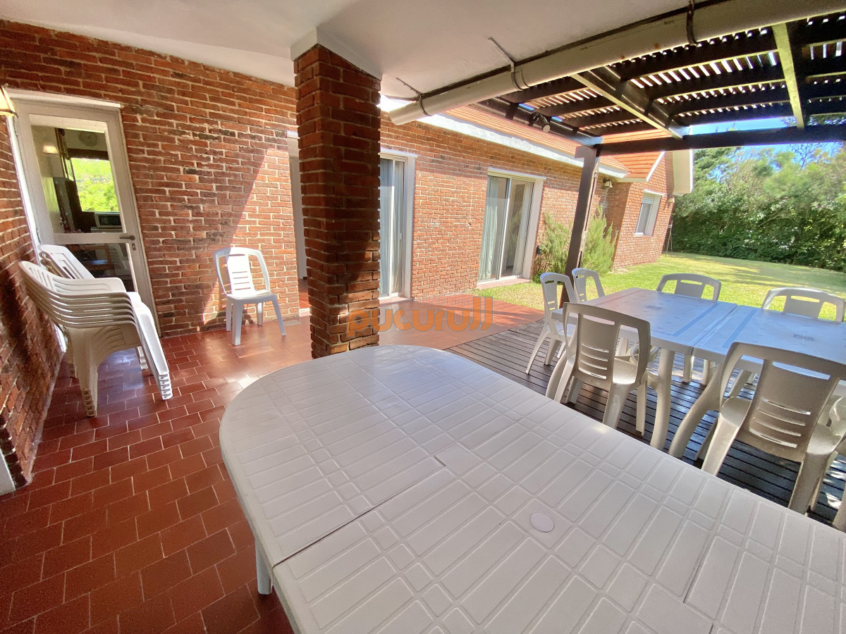 Casa ID.2008 - CASA EN VENTA 3 DORMITORIOS 3 BAÑOS 2 SUITE