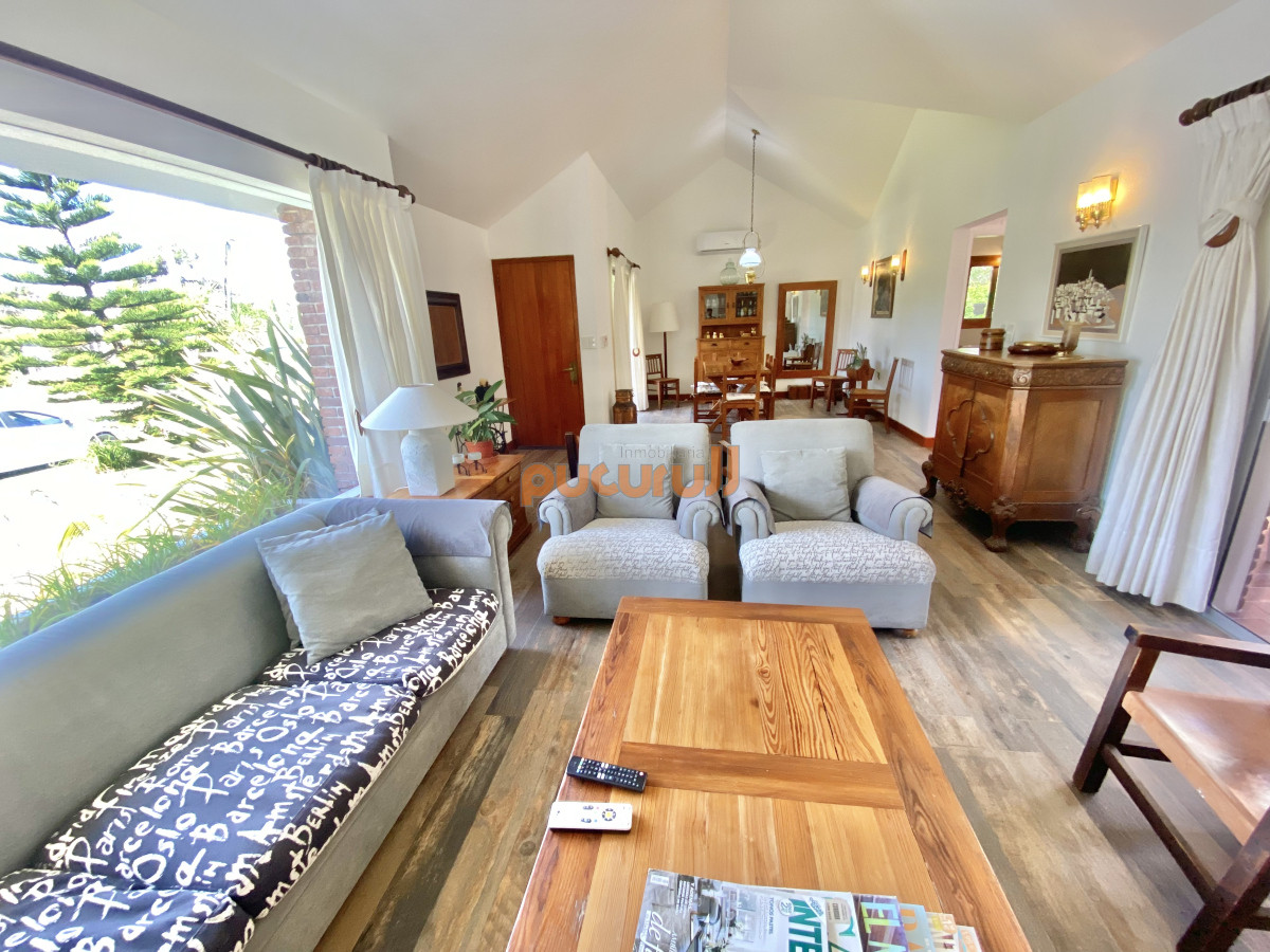 Casa ID.2008 - CASA EN VENTA 3 DORMITORIOS 3 BAÑOS 2 SUITE