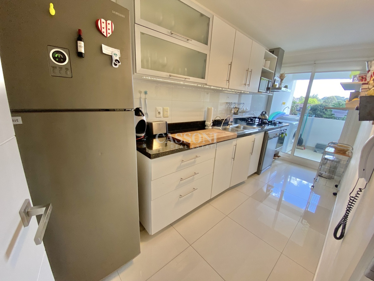 Apartamento ID.751 - VENTA DE  APARTAMENTO DE 2 DORMITORIOS FRENTE AL MAR EN EDIFICIO CRUCEROS PUNTA DEL ESTE 