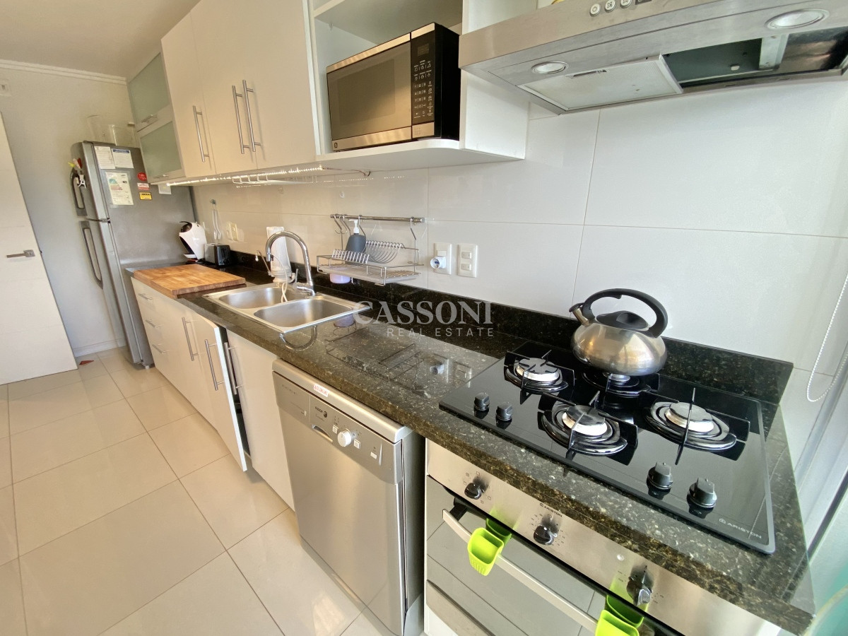 Apartamento ID.751 - VENTA DE  APARTAMENTO DE 2 DORMITORIOS FRENTE AL MAR EN EDIFICIO CRUCEROS PUNTA DEL ESTE 