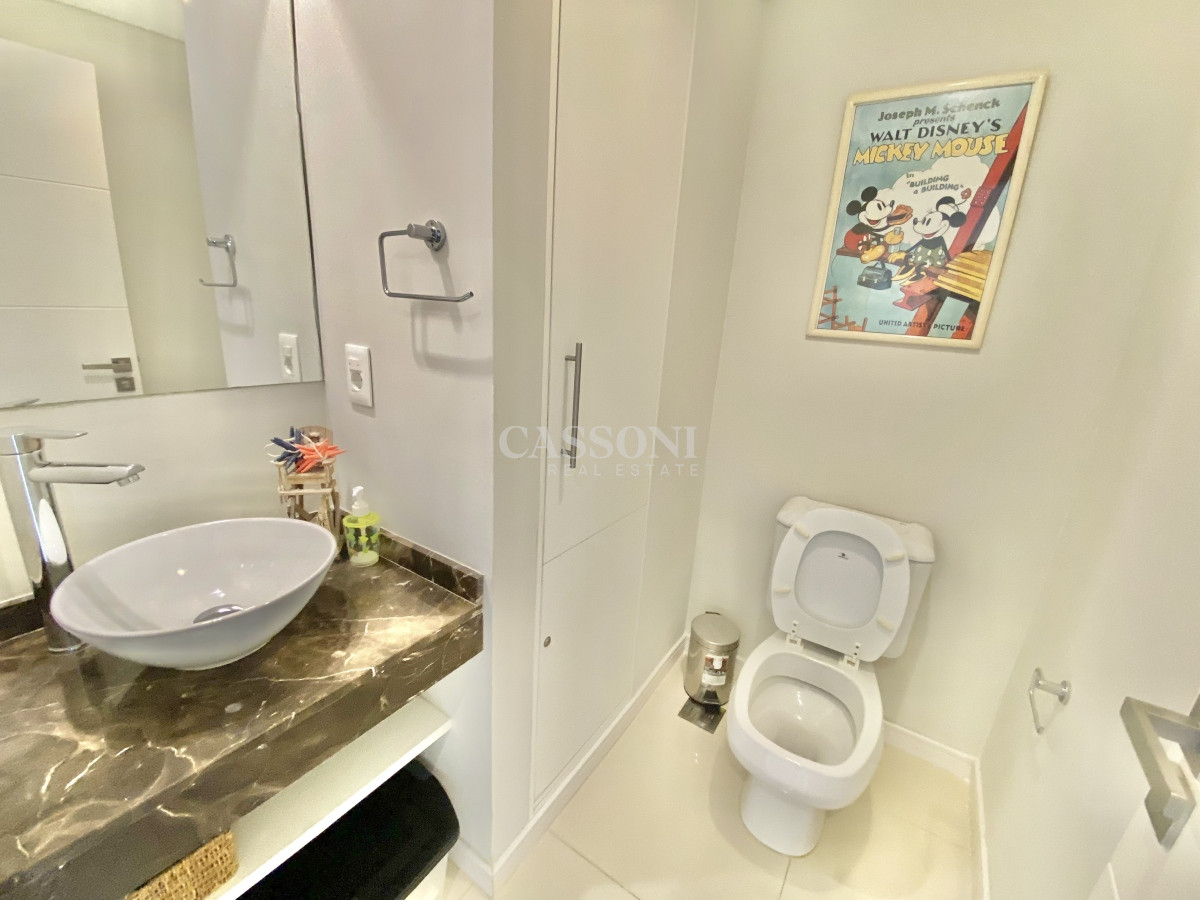 Apartamento ID.751 - VENTA DE  APARTAMENTO DE 2 DORMITORIOS FRENTE AL MAR EN EDIFICIO CRUCEROS PUNTA DEL ESTE 