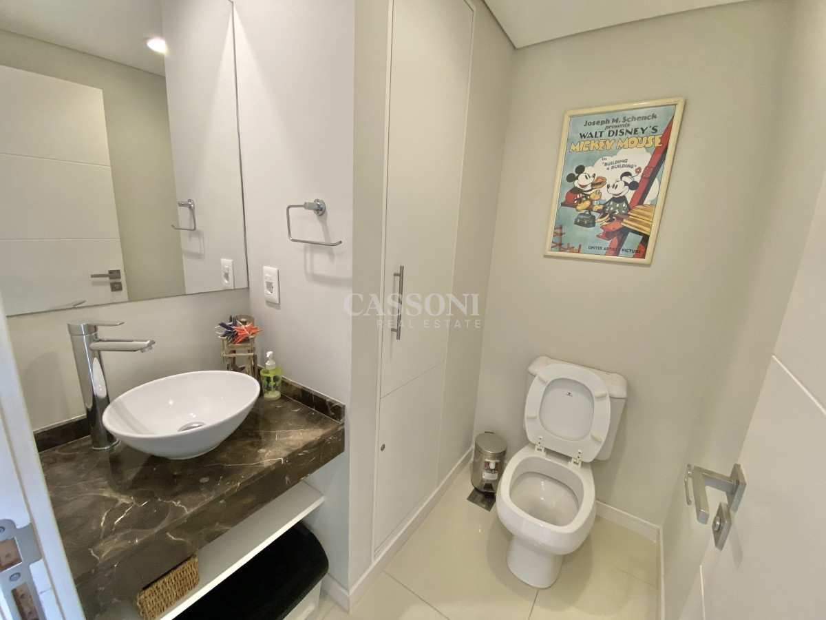 Apartamento ID.751 - VENTA DE  APARTAMENTO DE 2 DORMITORIOS FRENTE AL MAR EN EDIFICIO CRUCEROS PUNTA DEL ESTE 