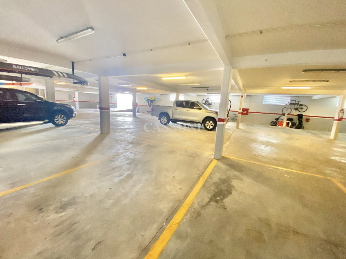 Apartamento ID.751 - VENTA DE  APARTAMENTO DE 2 DORMITORIOS FRENTE AL MAR EN EDIFICIO CRUCEROS PUNTA DEL ESTE 