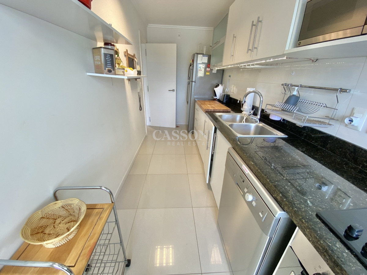 Apartamento ID.751 - VENTA DE  APARTAMENTO DE 2 DORMITORIOS FRENTE AL MAR EN EDIFICIO CRUCEROS PUNTA DEL ESTE 