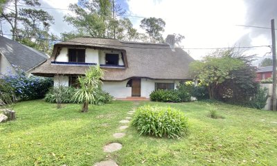 CASA EN VENTA 2 DORMITORIOS 2 BAÑOS EN PINARES