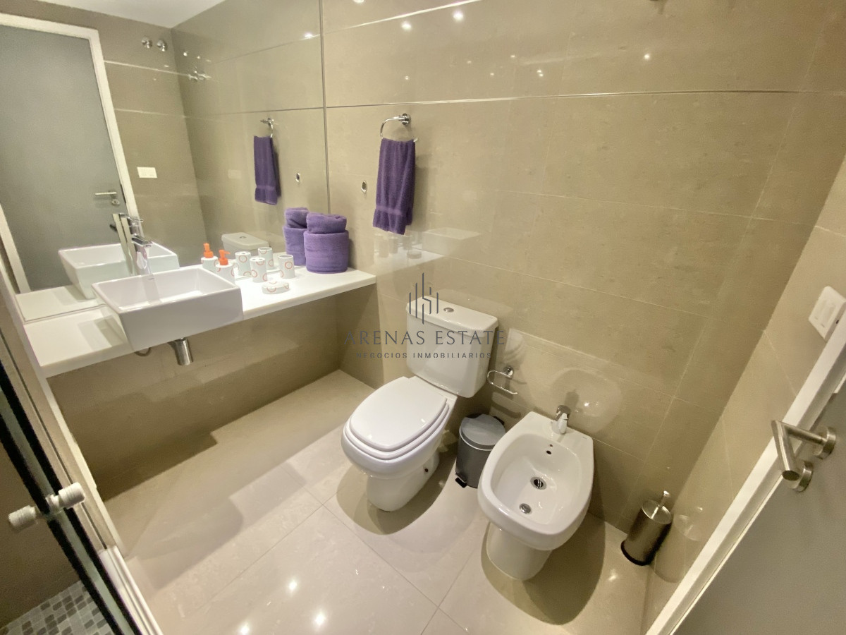 Apartamento ID.2134 -  VENTA APTO EN PLAYA MANSA 