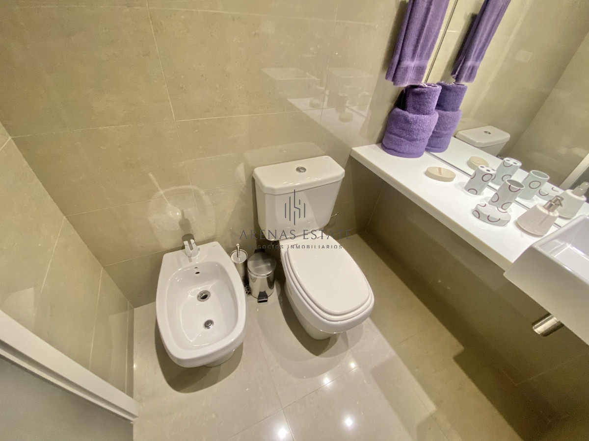Apartamento ID.2134 -  VENTA APTO EN PLAYA MANSA 