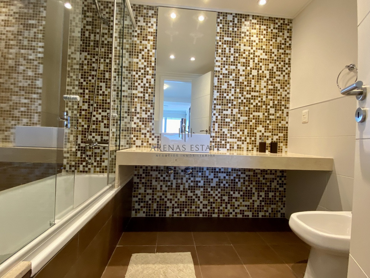 Apartamento ID.2135 - Venta apto en Playa Brava   Edificio Forest tower II 