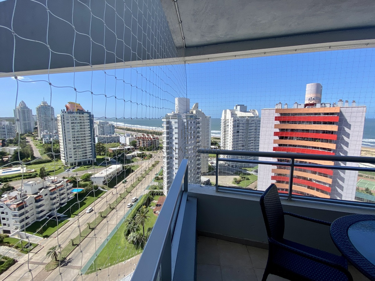 Apartamento ID.2135 - Venta apto en Playa Brava   Edificio Forest tower II 